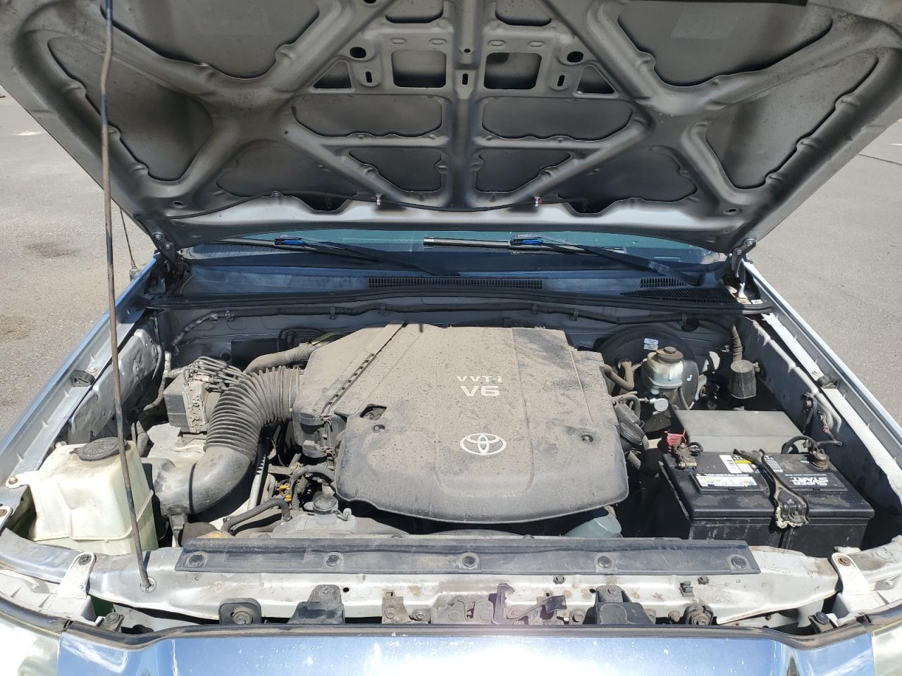 Toyota Tacoma Prerunner Access Cab Image 9