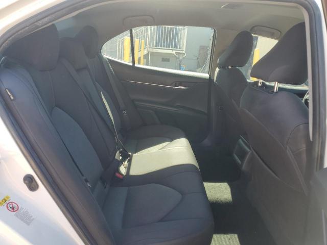 Toyota Camry L Image 12