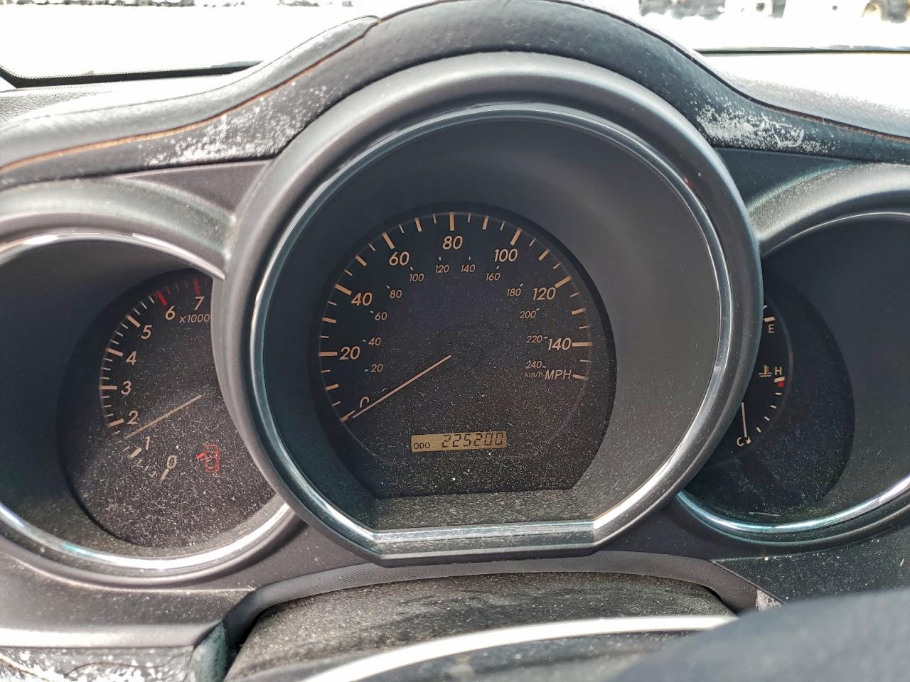 Lexus RX 330 Image 8