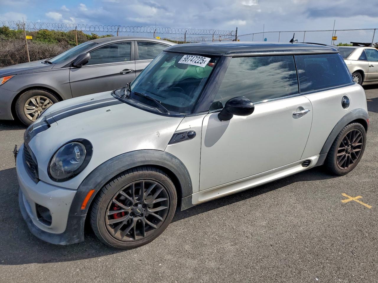 MINI Cooper S Image 1