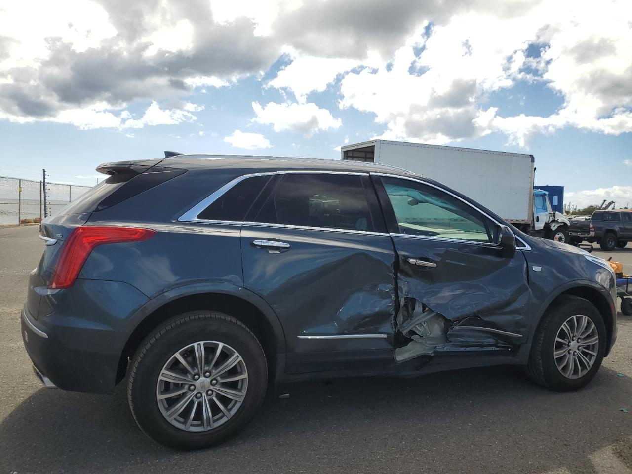 Cadillac XT5 Luxury Image 2