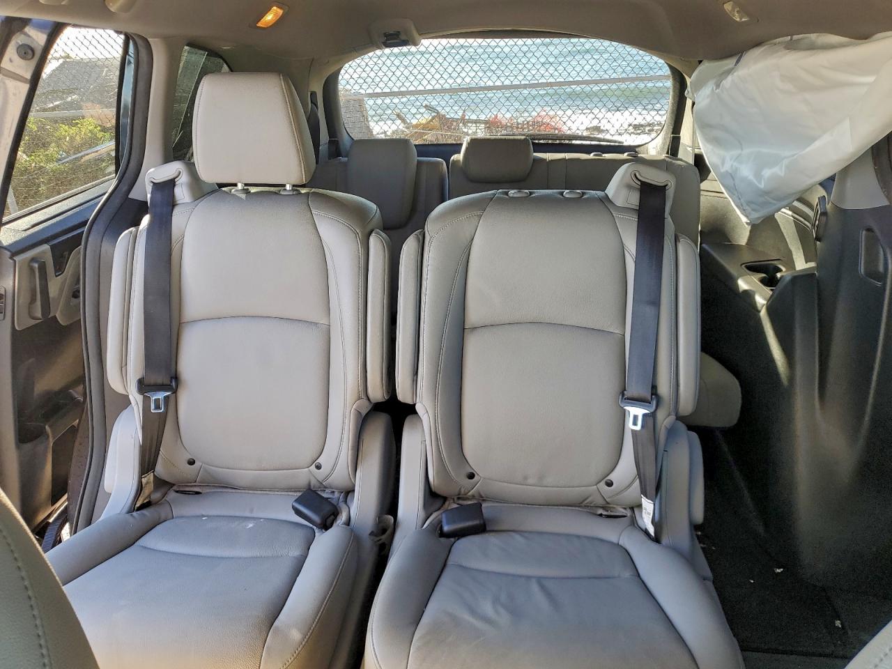 Honda Odyssey Touring Image 13