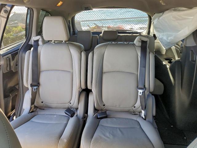 Honda Odyssey Touring Image 13