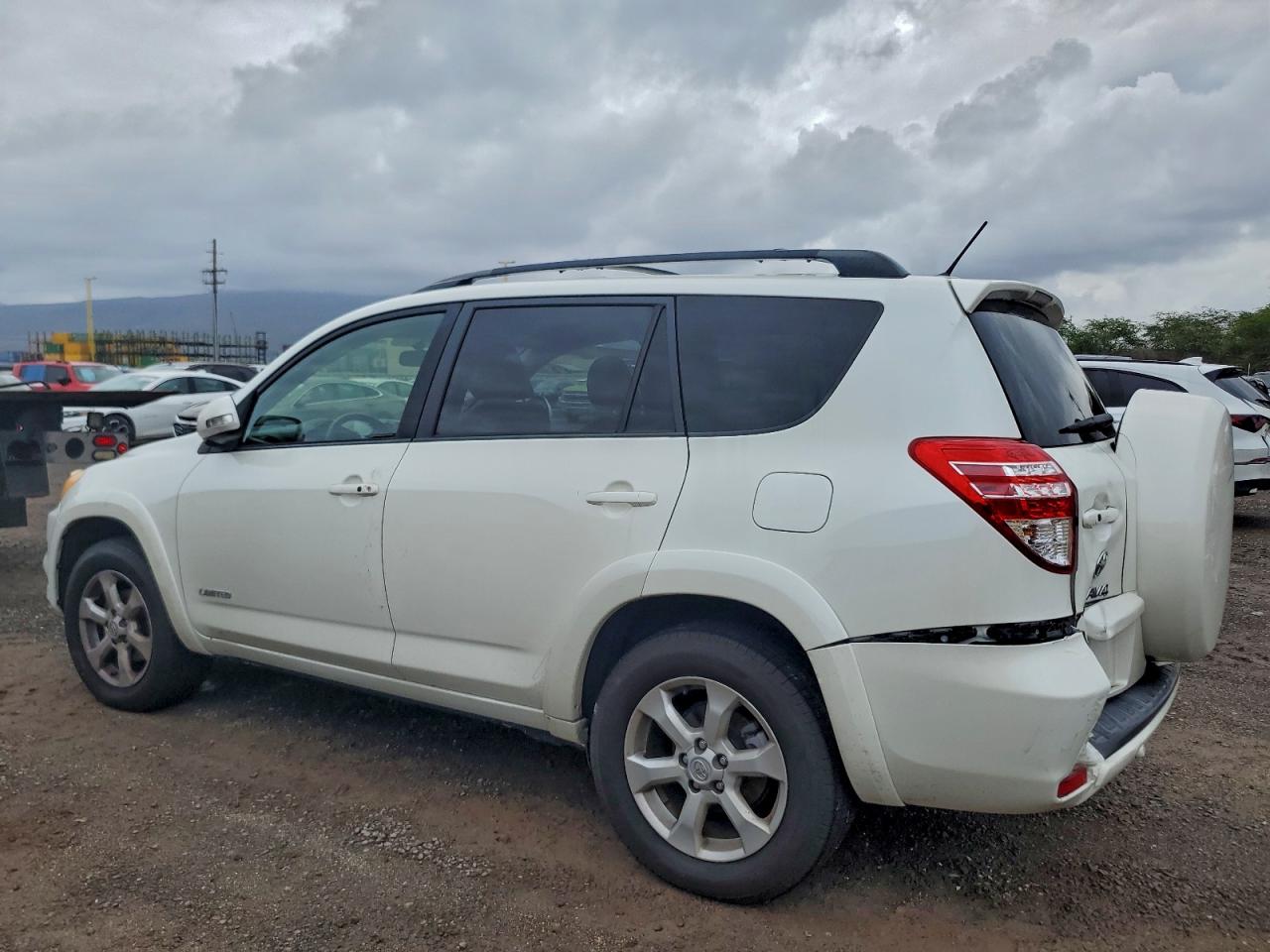 Toyota RAV4 Limited Image 13