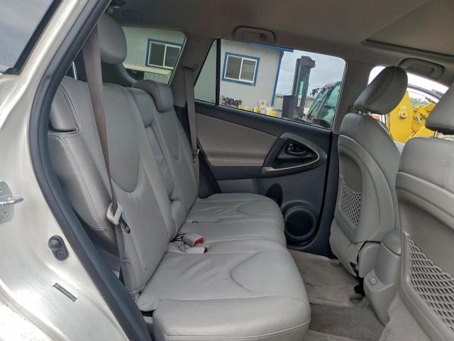 Toyota RAV4 Limited Image 9