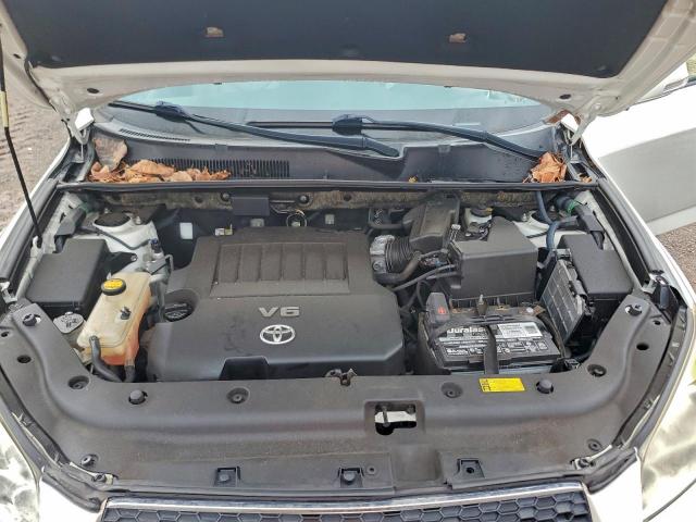 Toyota RAV4 Limited Image 10