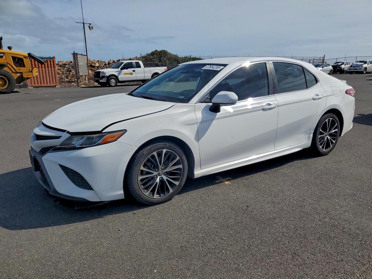 Toyota Camry L Image 1