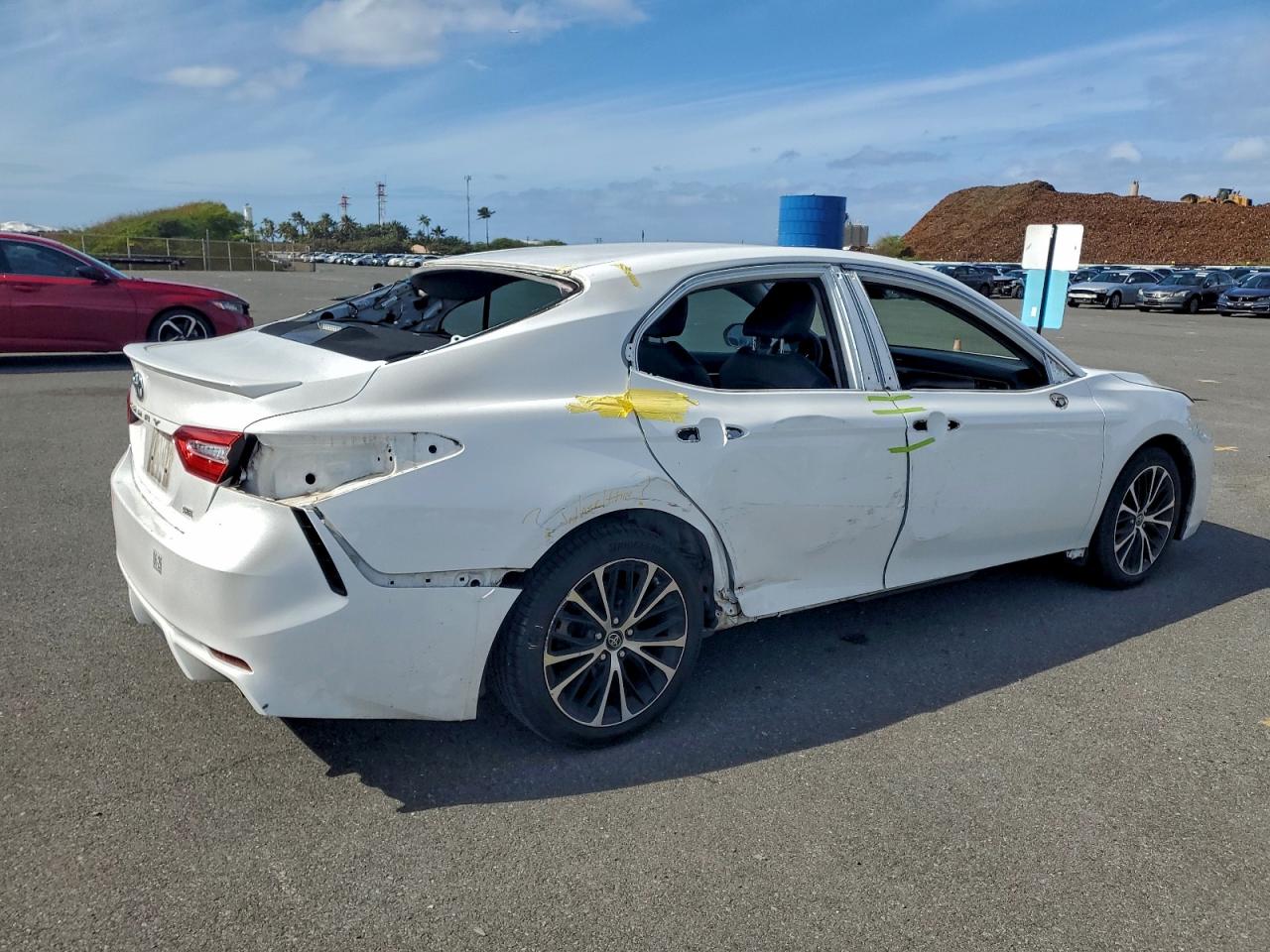 Toyota Camry L Image 3