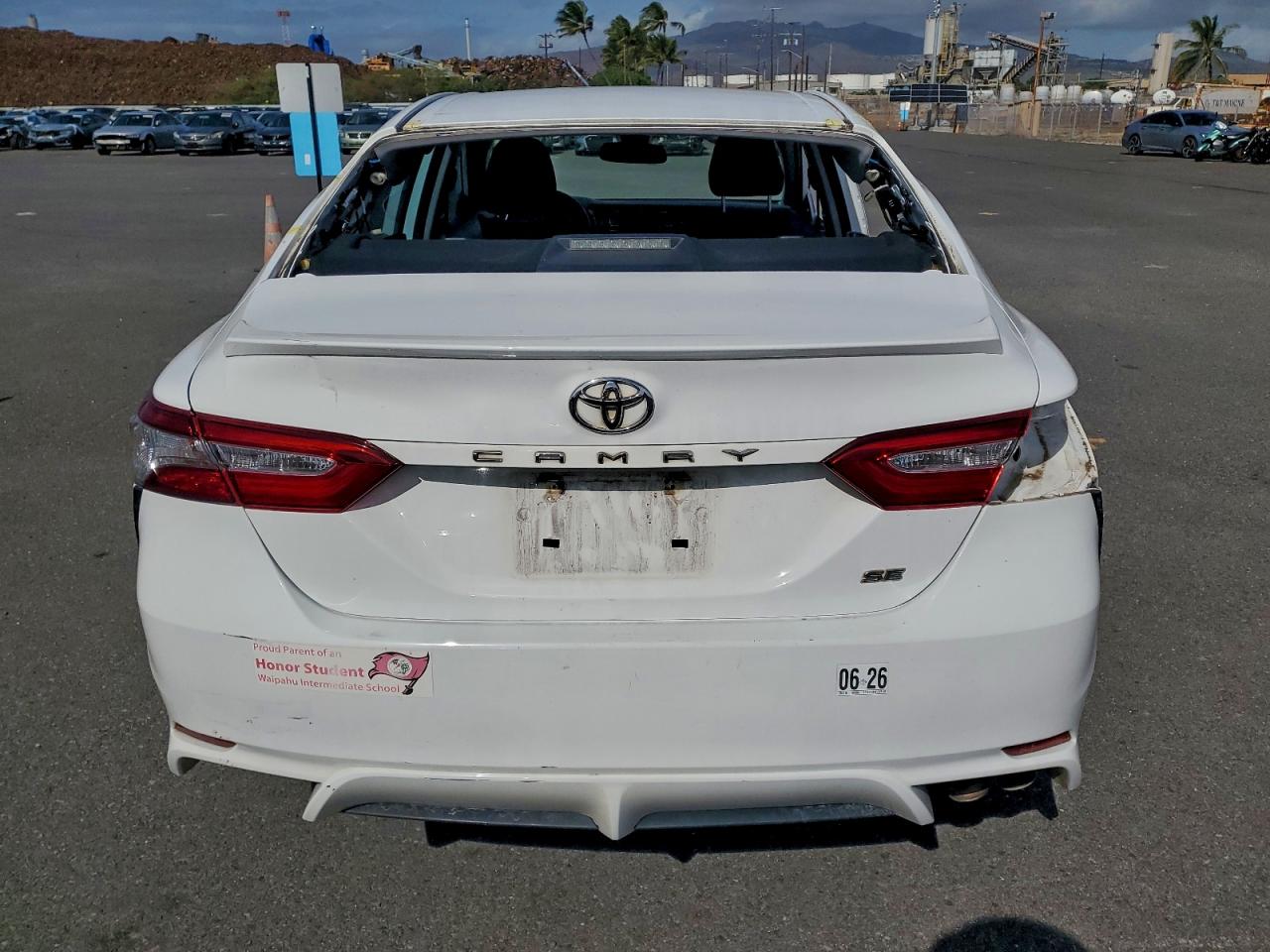Toyota Camry L Image 13