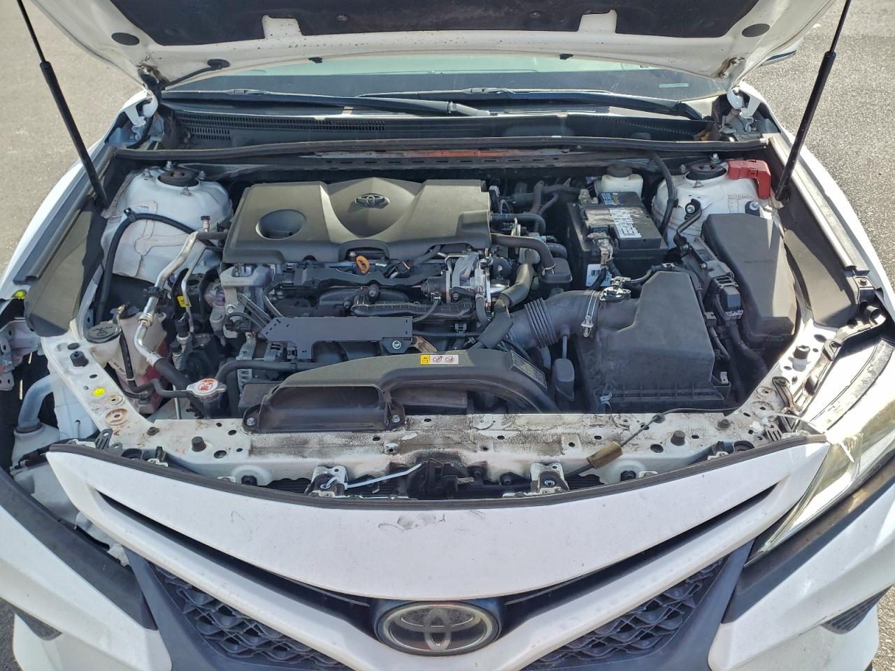 Toyota Camry L Image 9