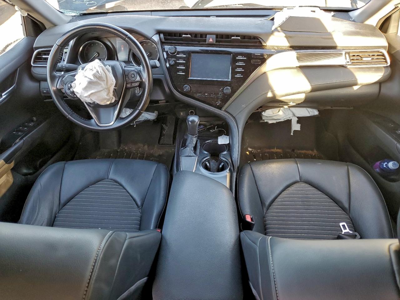 Toyota Camry Se Image 2