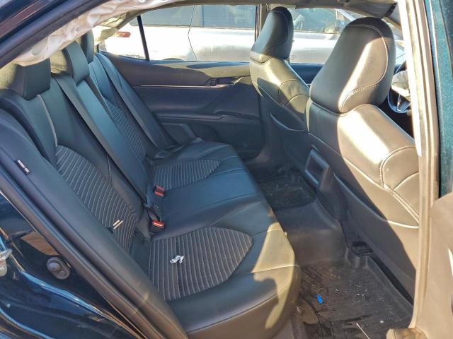 Toyota Camry Se Image 11