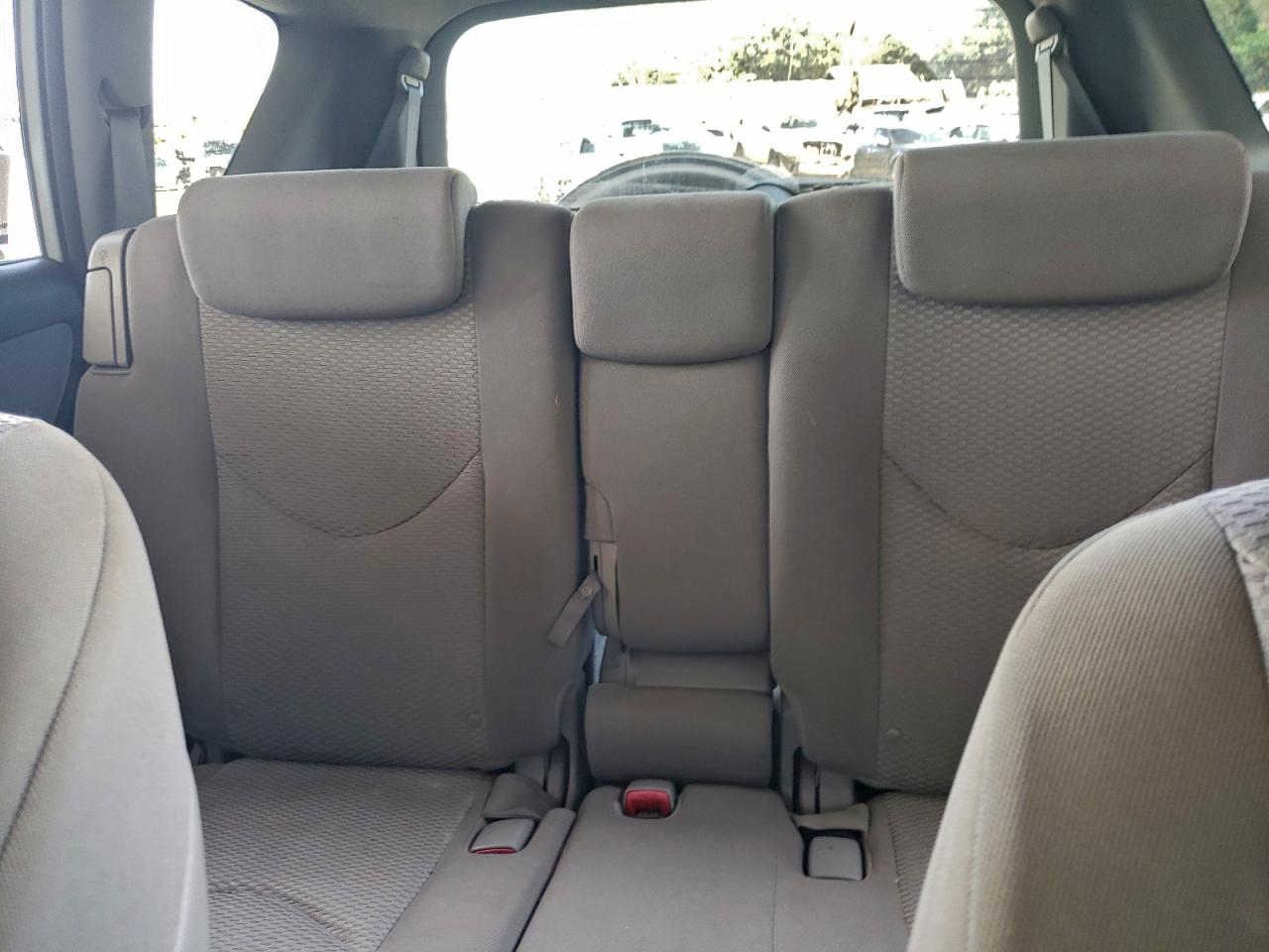 Toyota RAV4 Limited Image 5