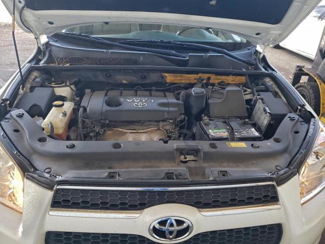 Toyota RAV4 Limited Image 3