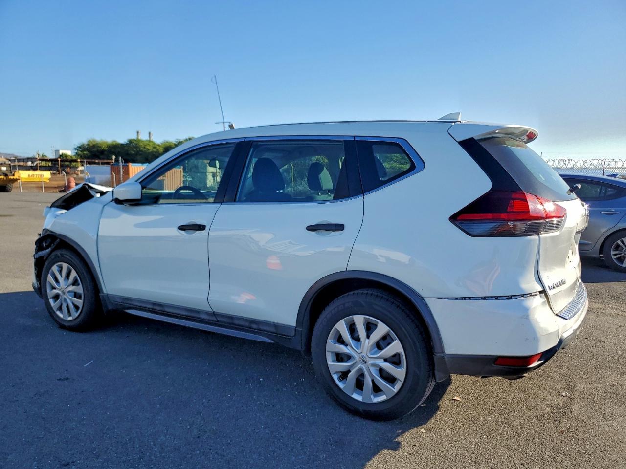 Nissan Rogue S Image 2