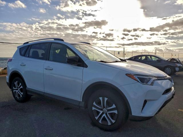 Toyota RAV4 Le Image 11