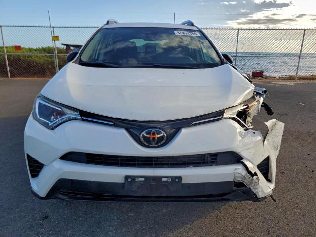 Toyota RAV4 Le Image 5