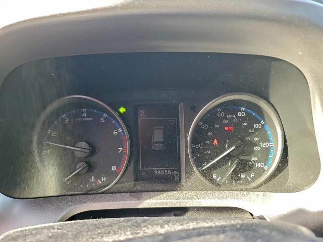 Toyota RAV4 Le Image 10