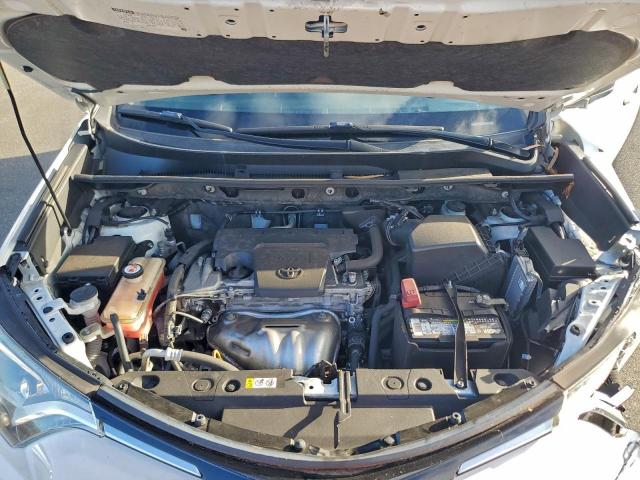 Toyota RAV4 Le Image 2