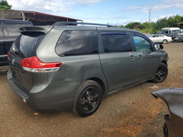 Toyota Sienna Le Image 10