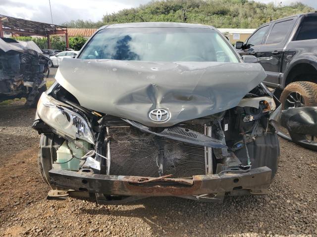 Toyota Sienna Le Image 11