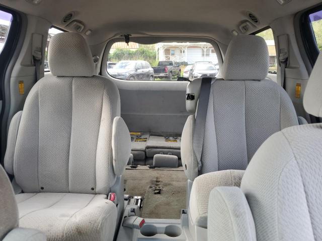 Toyota Sienna Le Image 5