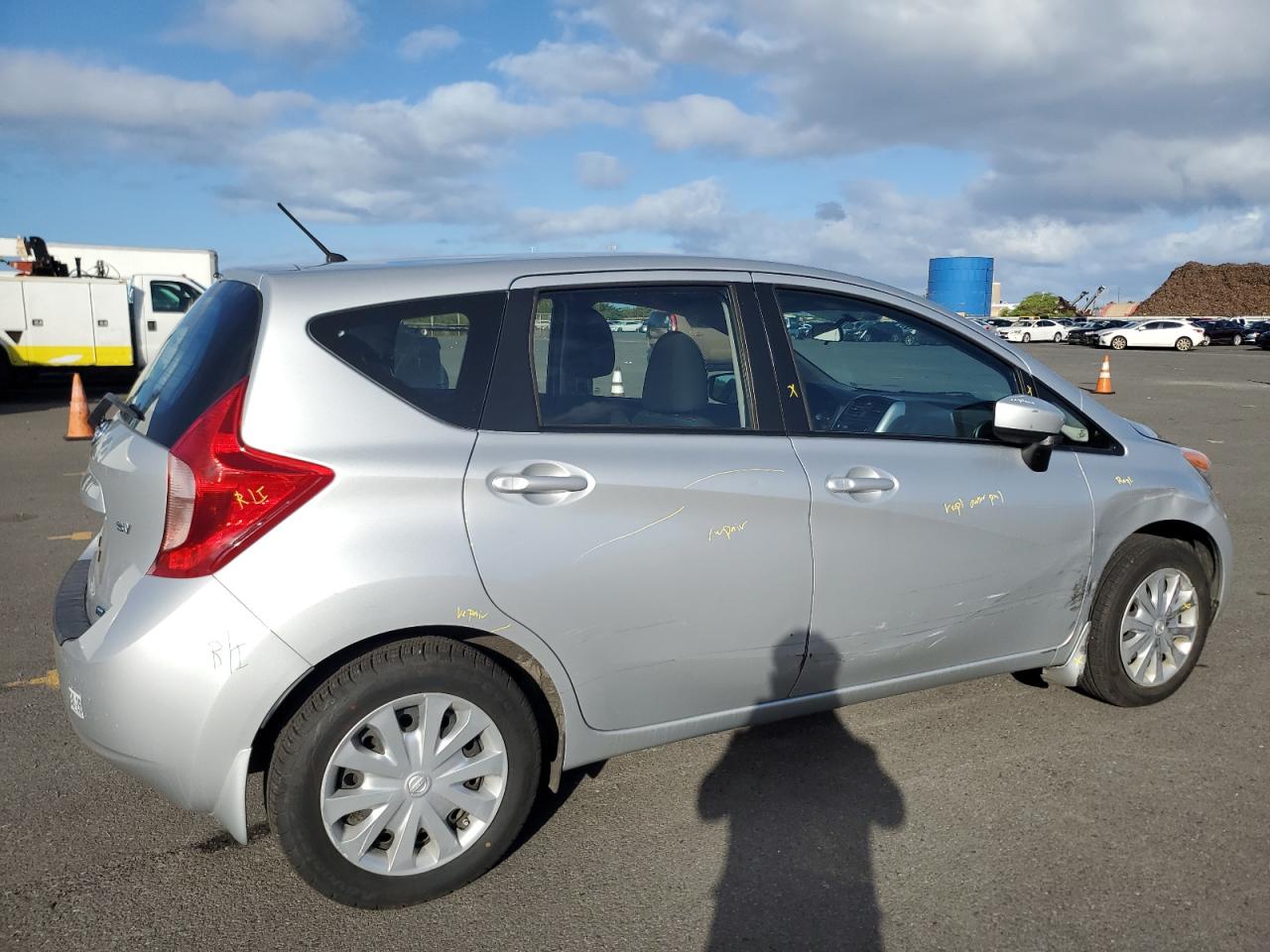 Nissan Versa S Image 10