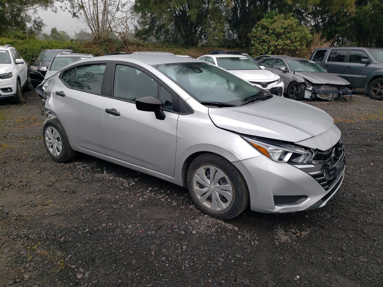 Nissan Versa S Image 6