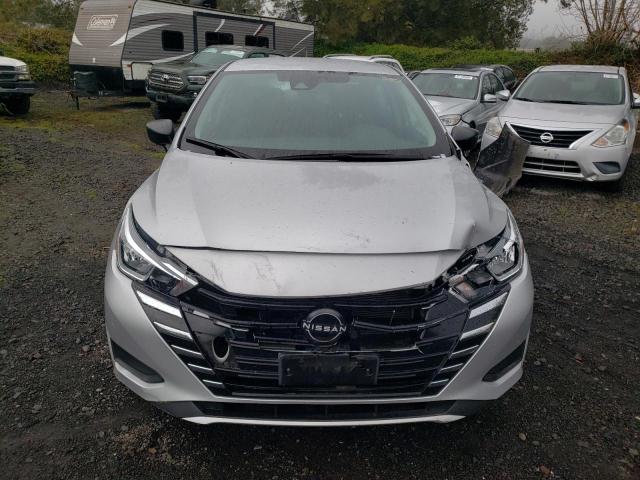 Nissan Versa S Image 4