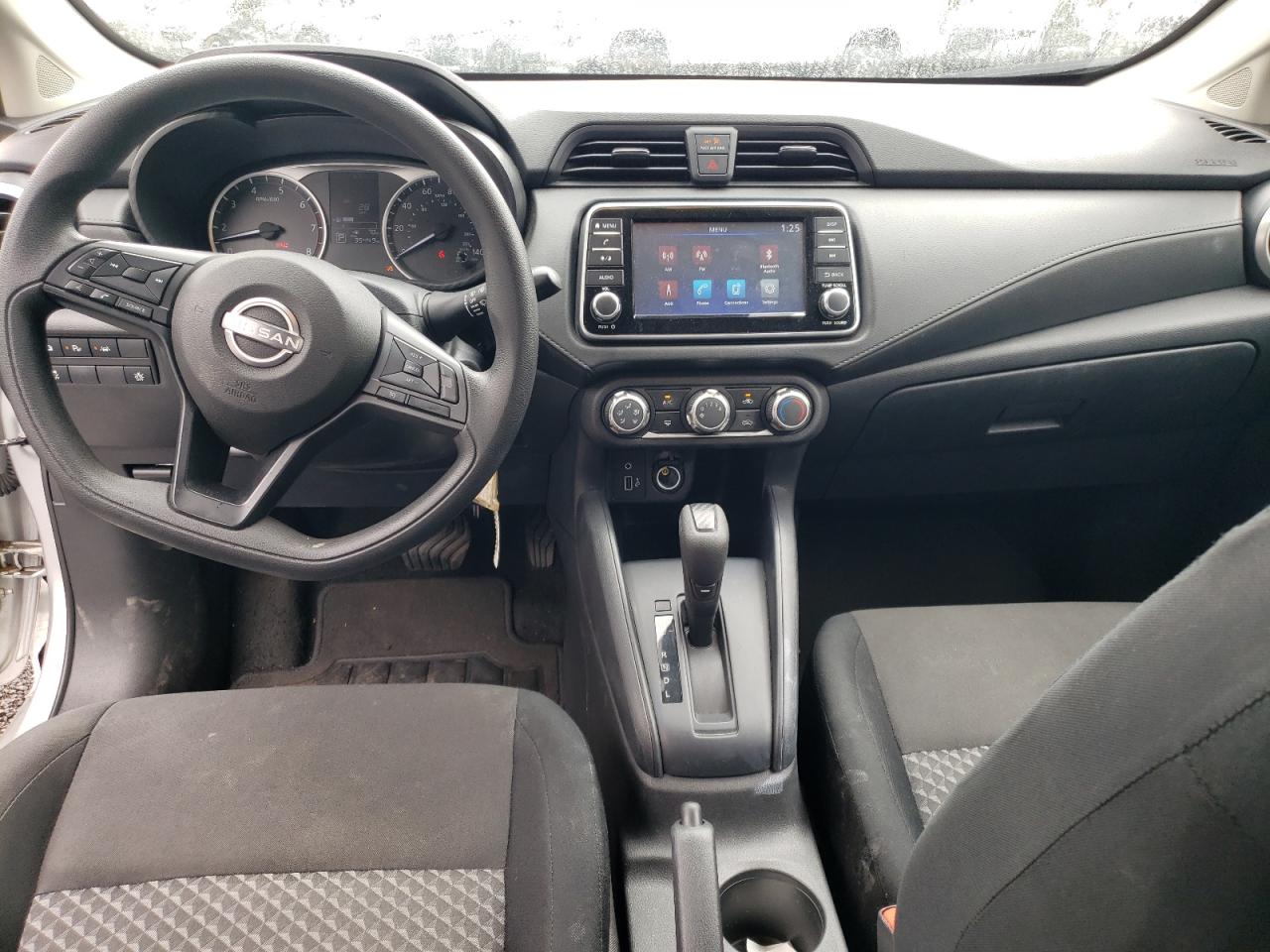 Nissan Versa S Image 10