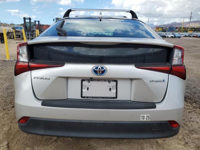 Toyota Prius L Image 4