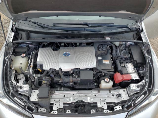 Toyota Prius L Image 9