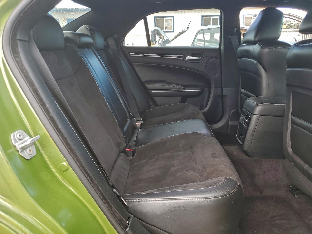 Chrysler 300 S Image 5