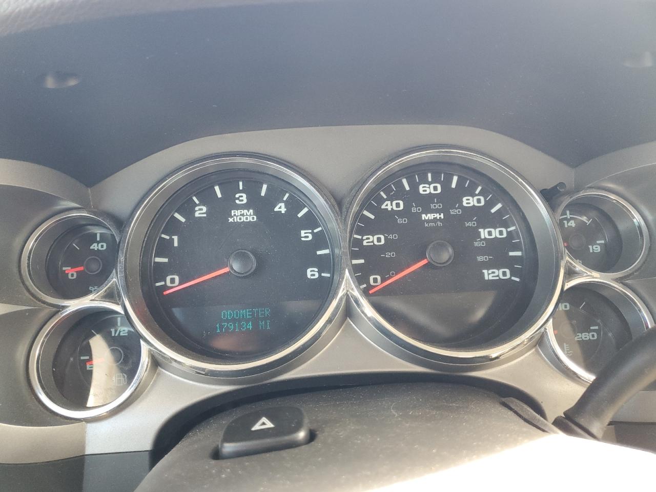 Chevrolet Silverado C1500 Lt Image 9