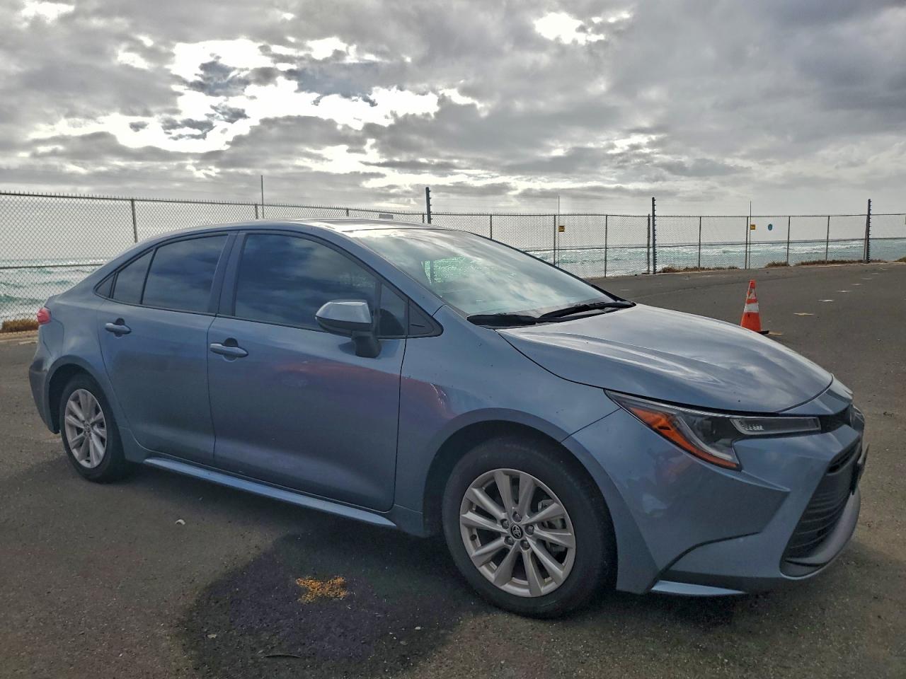 Toyota Corolla Le Image 11