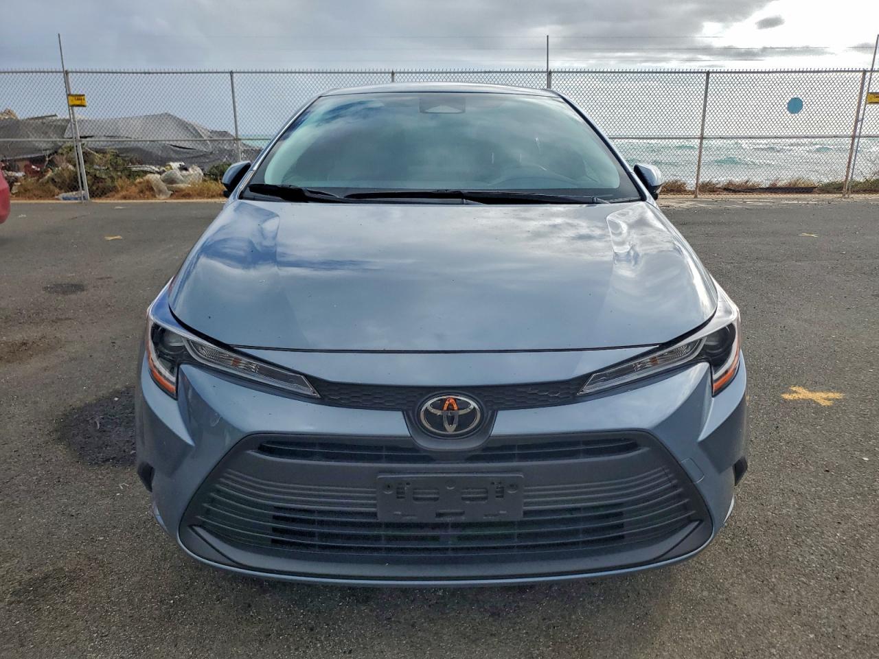 Toyota Corolla Le Image 4