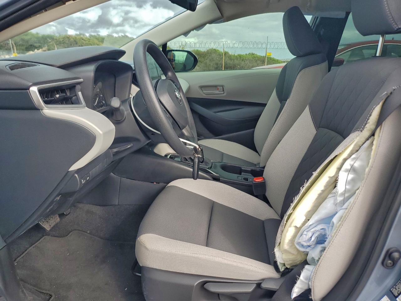 Toyota Corolla Le Image 12