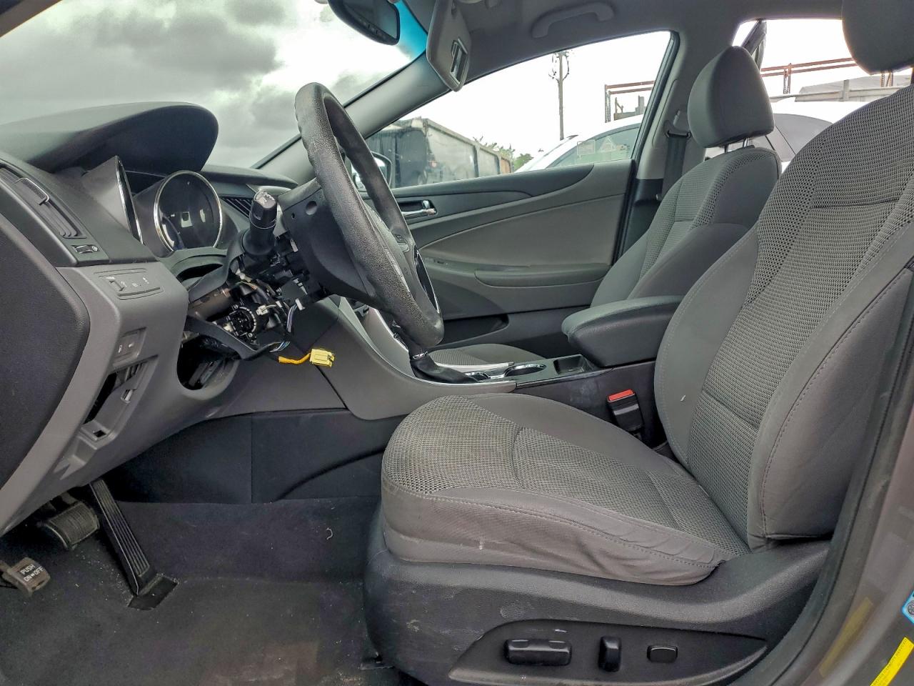 Hyundai SONATA Gls Image 5