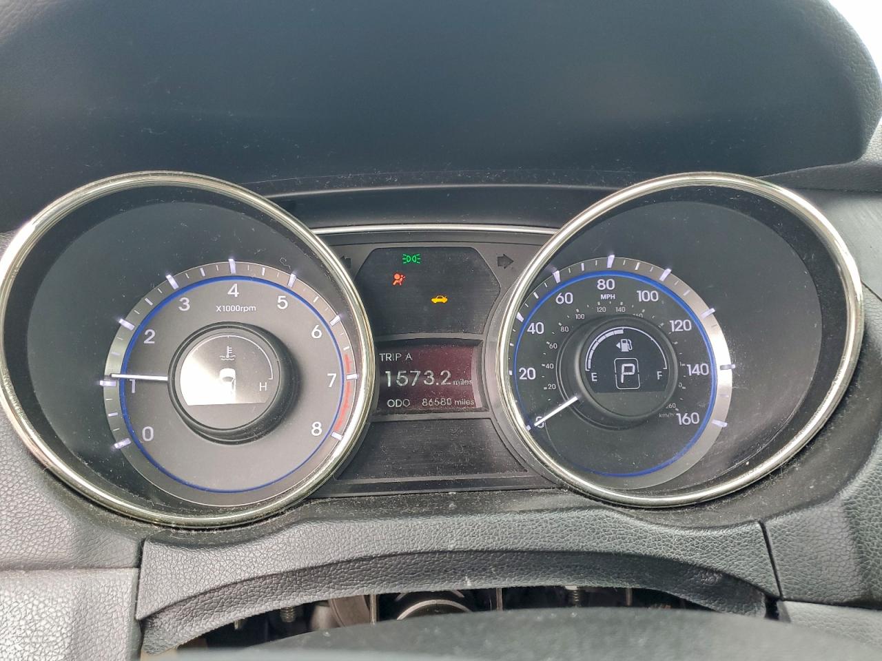 Hyundai SONATA Gls Image 4