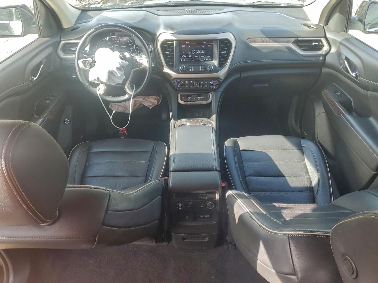 GMC Acadia Denali Image 9