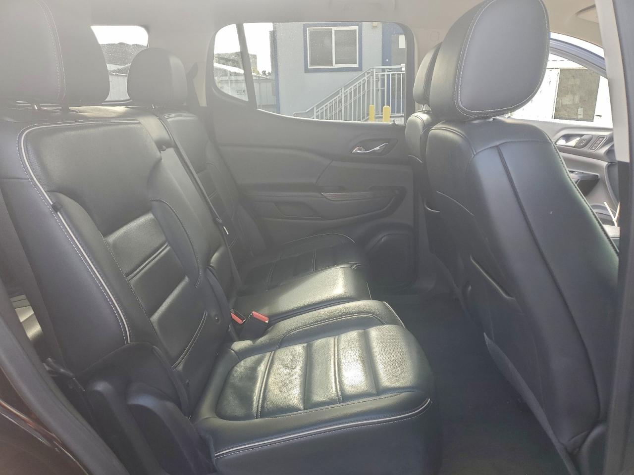 GMC Acadia Denali Image 7