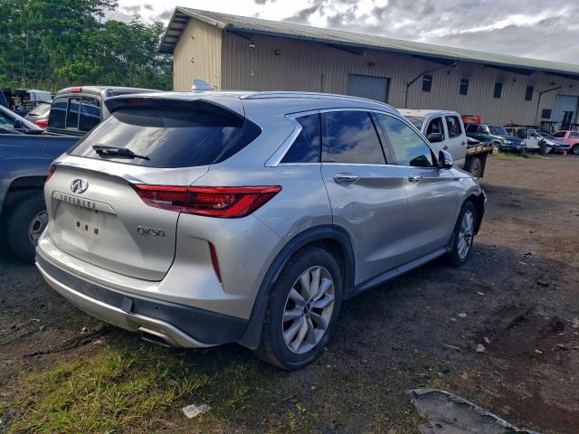 INFINITI Qx Essential Image 8