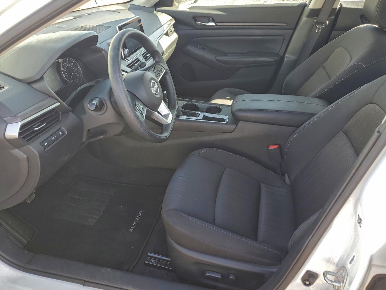 Nissan Altima Sv Image 12